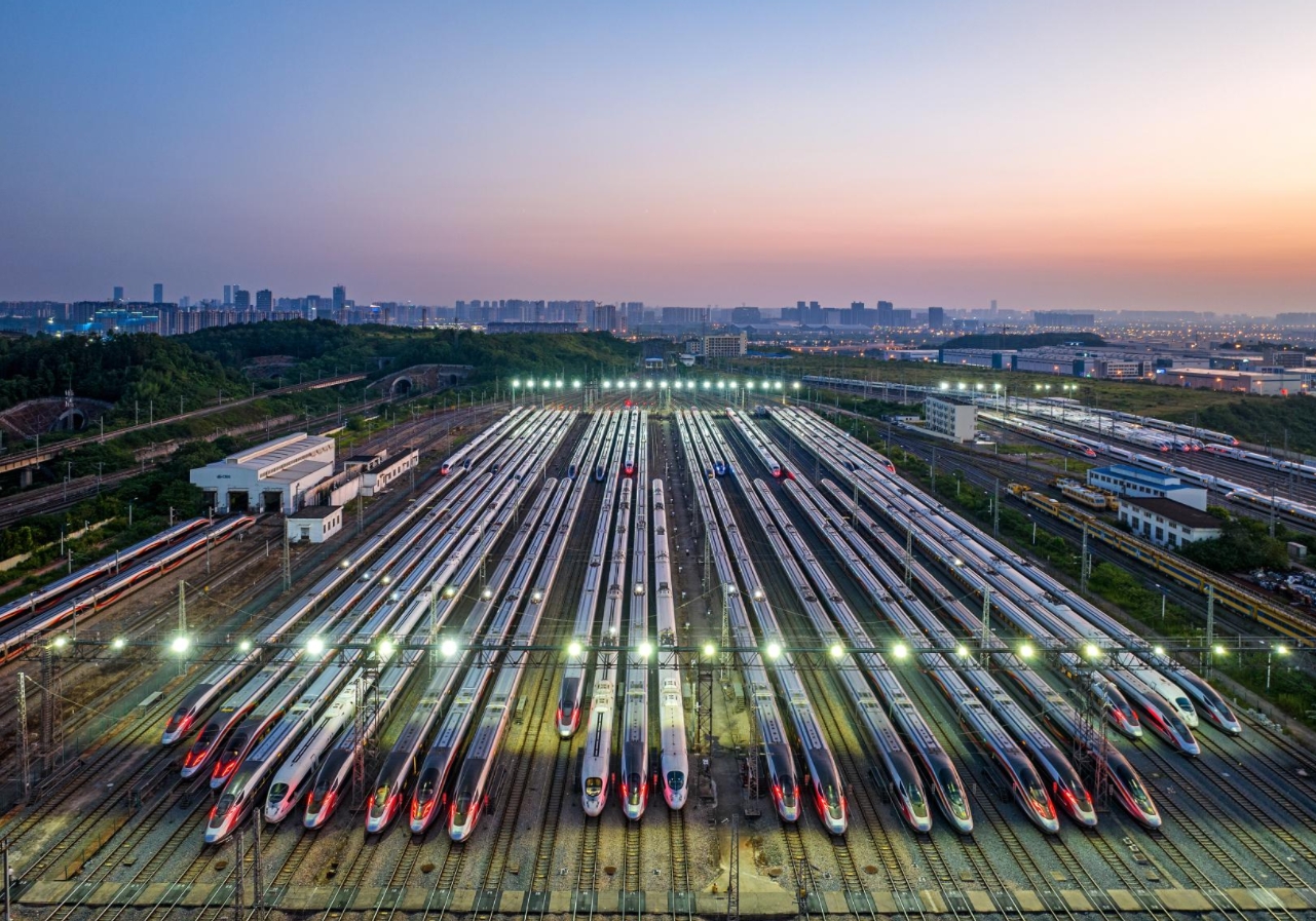 心向暖陽，步履生花